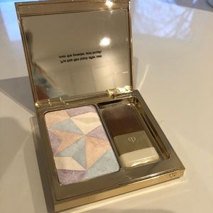 Cle de Peau shimmer compact never used